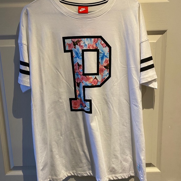 Nike women’s Paris t - Picture 1 of 1